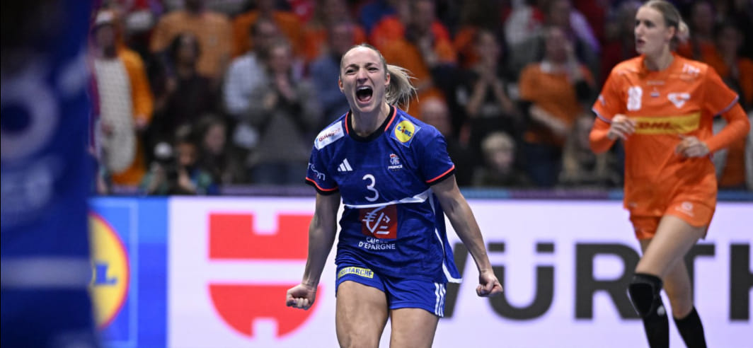 Сборная Франции в дополнительное время одержала победу над Нидерландами и завоевала бронзовые медали женского чемпионата мира