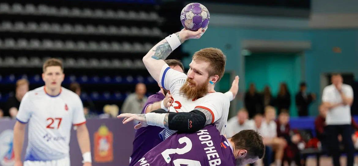 ЦСКА, проигрывая после первого тайма три мяча, победил "Чеховских медведей", московские "академики" победили "Каустик"