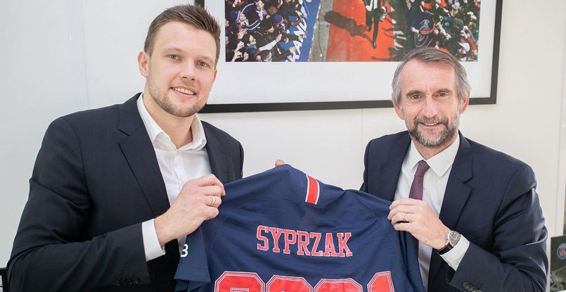 Франция. Польский линейный Камил Сыпшак подписал контракт с "ПСЖ"