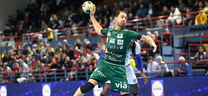 Франция. 39-летний левый крайний "Нима" Микаэль Гигу в четверг должен объявить о решении продлить карьеру еще на сезон