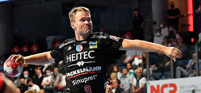 Бундеслига. "Киль" объявил о переходе норвежского линейного "Эрлангена" Петтера Овербю. Экс-мешковец Павел Горак покинет ряды "зебр"