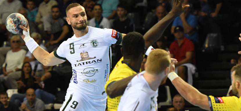 Разыгрывающий "Татрана" Доминик Крок вновь перенес операцию на плече, проблемы с которым его мучают с 2019 года