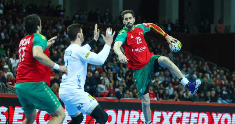 Испания. Португальский правый полусредний Жорже Силва в межсезонье перейдет из "Синфина" в "Наву"