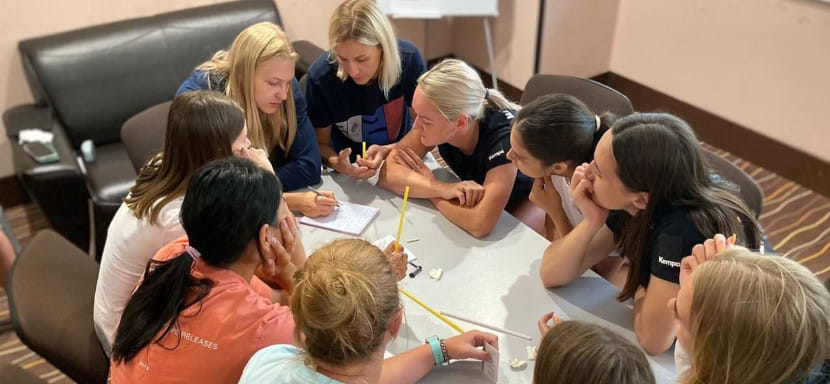 Olimpbet Суперлига. Валентина Рахмаева: "Екатерина Маренникова больше работает с линейными и краями, а Александр Каширин с полусредними"