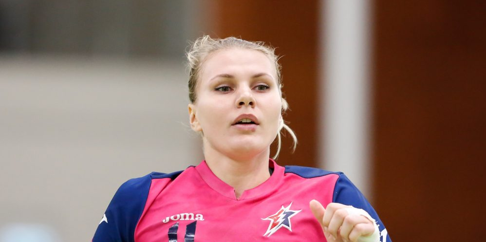 Анастасия Суслова: "Хочется именно играть! Не сидеть на лавке в тени других гандболисток, а показывать то, что умеешь"