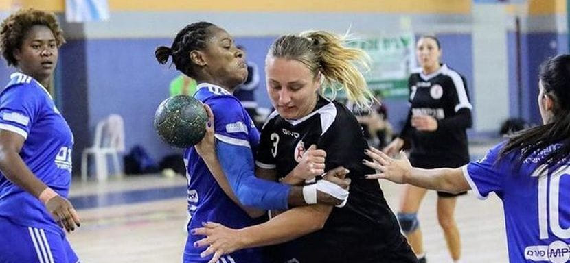 Беларусь. Украинская полусредняя Елена Уманец стала игроком "Гомеля"