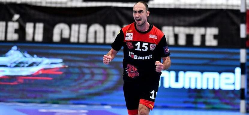 Румыния. 39-летний правый крайний бухарестского "Динамо" Валентин Гионя продолжит карьеру в "Стяуа"