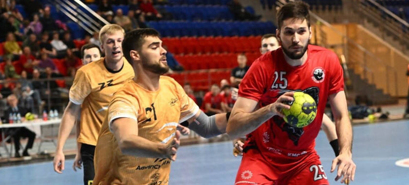 Так кто же первым отберёт очки у "Пермских медведей"? СКИФ и Джамали вычёркиваем!