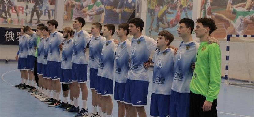 Рулевой сборной России U-17 Сергей Клёнов вызвал на предстоящую тренировочную сессию в подмосковном Чехове 21 гандболиста