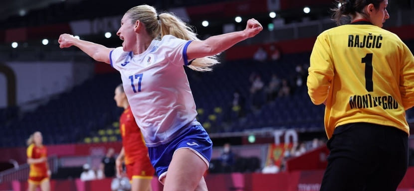 Олимпиада. Владлена Бобровникова: "Радуемся за наших. Думаем: "Как круто! Они уже с медальками". И себе тоже хочется"