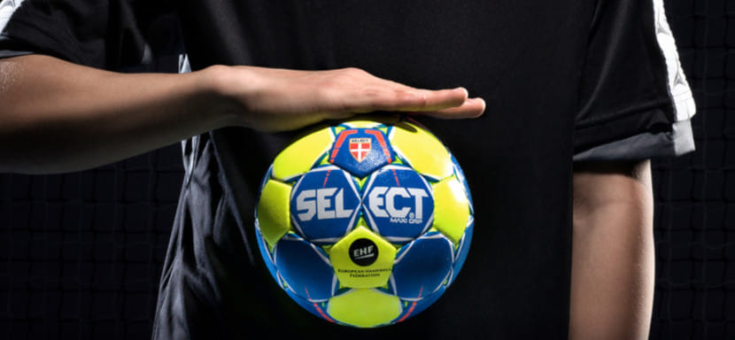 Липкий вопрос. "Это будет совсем другой гандбол", или Что стоит за возможным отказом от мастики