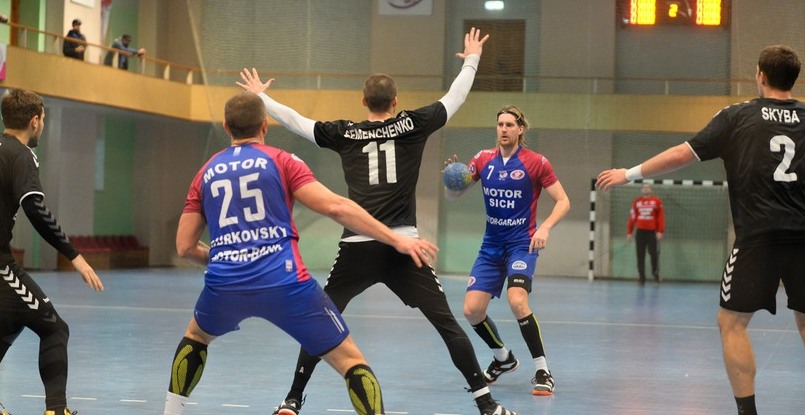Чемпионат Украины. "Мотор" с перевесом в два мяча обыграл "Донбасс"