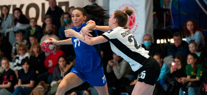 Olimpbet Суперлига. Виктория Дивак получила травму в концовке матча "Лада" — "Астраханочка" и покинула площадку на носилках (ВИДЕО)