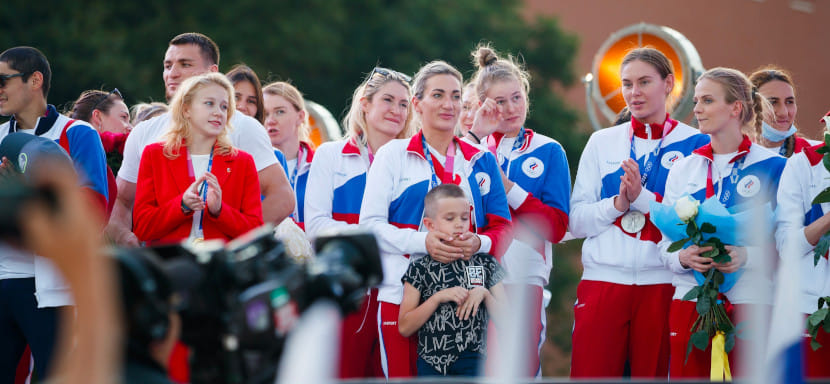 Новогоднее чтиво. Вышел 6-й номер журнала "Быстрый центр". PDF-версию может скачать любой желающий