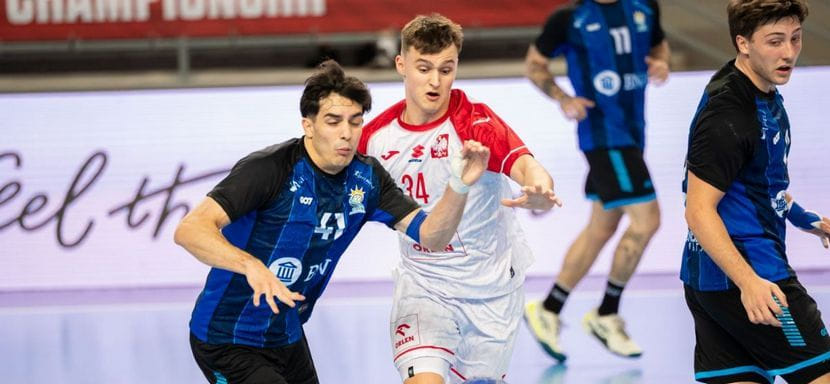 Беспрецедентная ситуация в матче МЧМ: судьи не заметили гол аргентинской сборной во встрече с поляками (ВИДЕО)