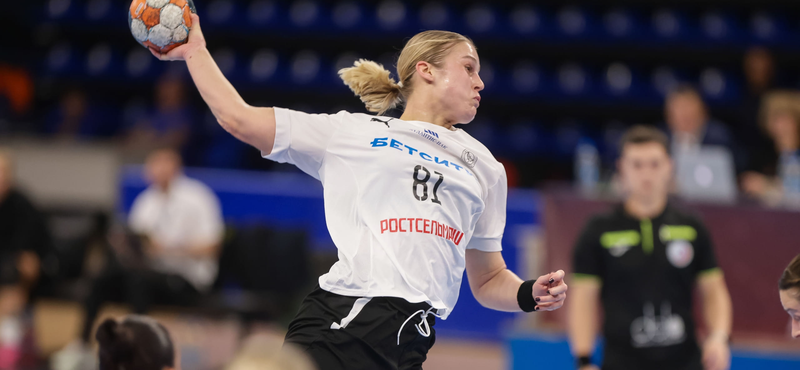 "Ростов-Дон", уступая дома в первом тайме шесть мячей, сумел вырвать победу у "Звезды" с разницей в один гол