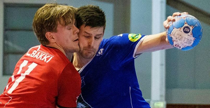 У тренера "Стьярнана" обнаружен коронавирус. Чемпионат Исландии приостановлен