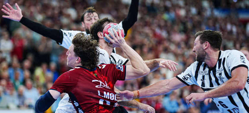 В 113-м Северном дерби "Киль" в гостях уступил "Фленсбургу" и пропустил соперников на первое место в таблице бундеслиги