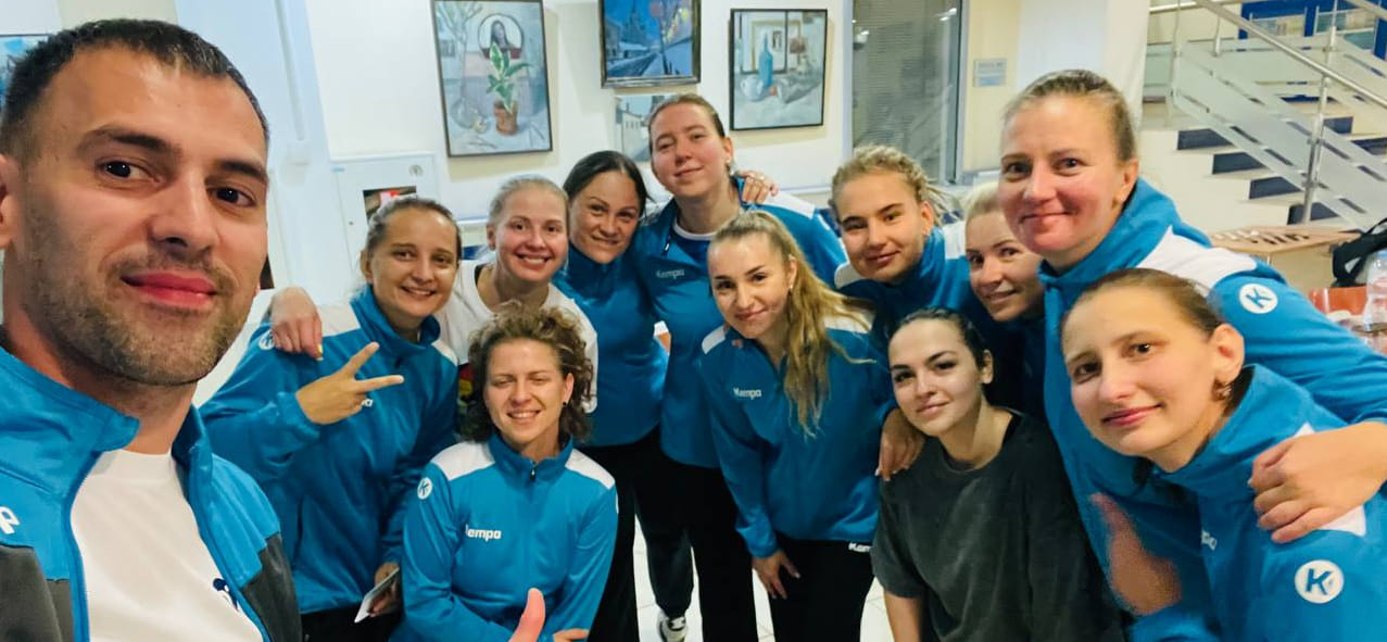 "В нашей команде и в 50 лет дают фору молодым!" Как развивается женский гандбол для глухих в Московской области