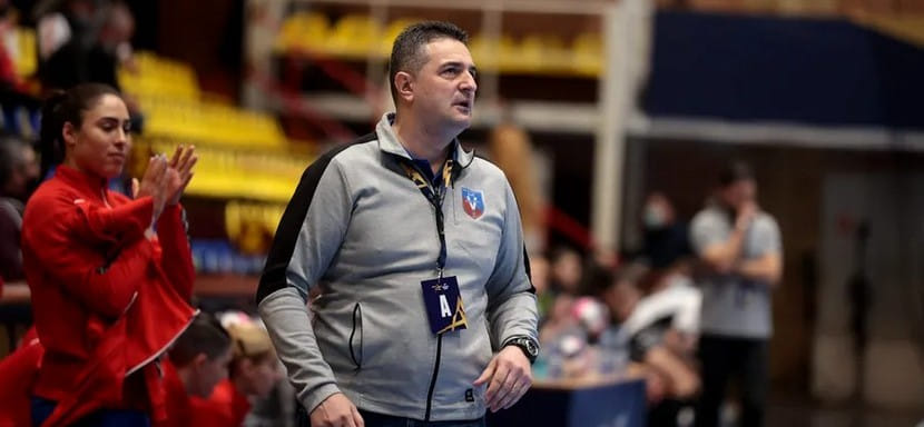 Румыния. Кадровый слух. Экс-рулевой ЦСКА Флорентин Пера может сменить испанца Карлоса Вивера на посту главного тренера "Рапида"