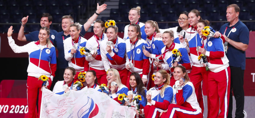 "Эмоции, сила воли, страсть, успех". Год спустя БЦ вспомнил с гандболистками олимпийский Токио