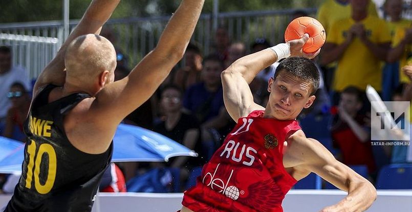 Пляжный гандбол. Егор Кочура из "Екатеринодара" лидирует в списке бомбардиров финального этапа Евротура. Смотрим четвертьфинал!