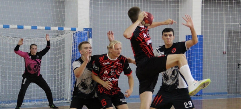 Россия. Во второй день турнира в Уфе команда "Пермские медведи-Академия" одержала две победы, "Лаишевские лисы" снова проиграли