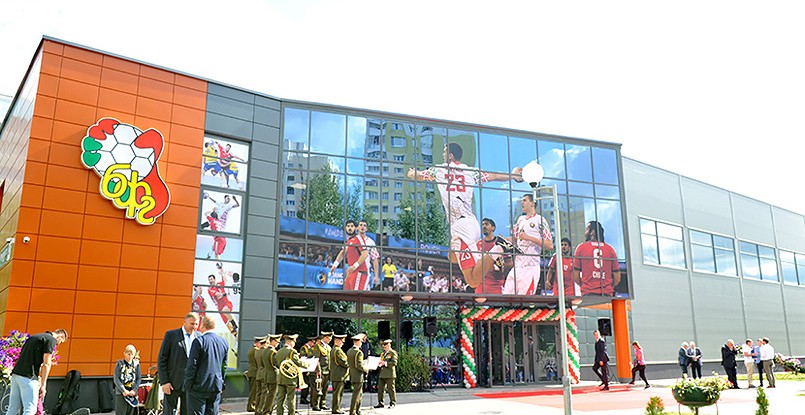 Президент ИГФ Хассан Мустафа и генсек ЕГФ Мартин Хаусляйтнер поучаствовали в открытии Дома гандбола в Минске