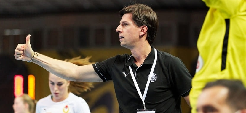 ЧЕ-2020. Томаш Главаты о матче с голландками: "Наши гандболистки боролись за страну и флаг. Самое важное, с какой энергией они играли"