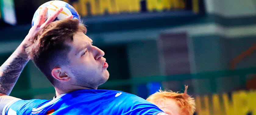 Румыния. Полусредний БГК Николай Алёхин продолжит карьеру в "Констанце" Комогорова. Он обратился к болельщикам на английском (ВИДЕО)