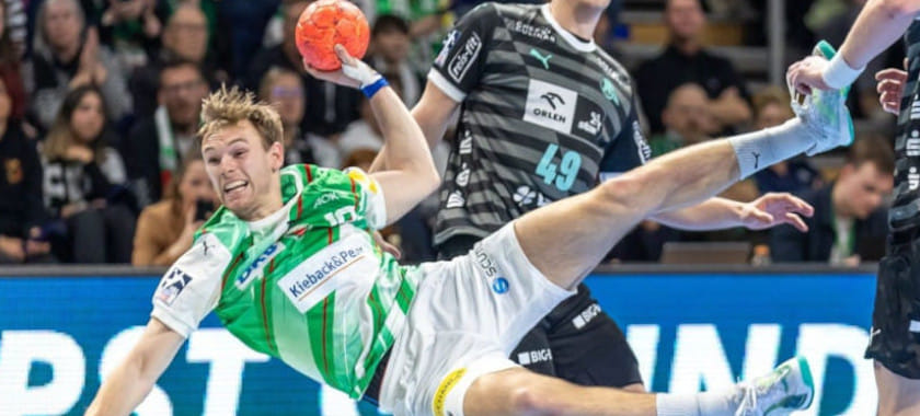 Лучший игрок мира двух последних лет Матиас Гидсель из "Берлина" зарабатывает 50 тысяч евро в месяц. У Андреаса Вольффа такой же оклад