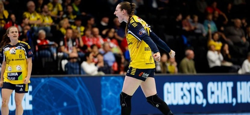 Европейская лига. Датский "Икаст" был сильнее немецкого "Тюрингера" и оформил выход в финал женского еврокубка