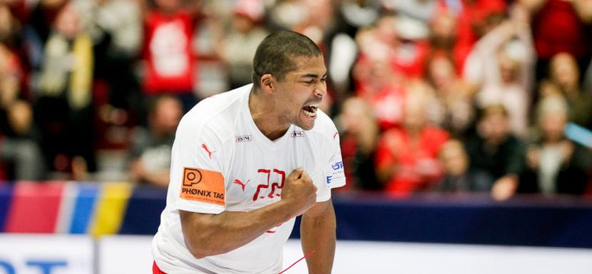 ЧЕ-2022. Датчане уверенно переиграли швейцарцев. Победы также одержали немцы и шведы. Команды России и Украины сыграли вничью