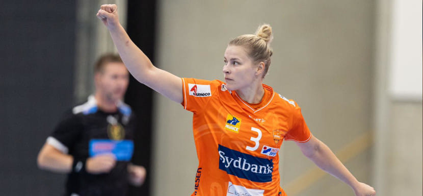 Дания. "Оденсе" под началом Оле Густава Йекстада вырвал победу у "Эсбьерга" Йеспера Йенсена и впервые завоевал Суперкубок страны