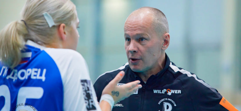 Первая лига. "Не будем выдавать долгих слезных прощаний". Андрей Васильев покинул пост главного тренера женского "Дворца"