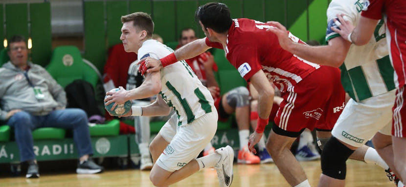 Венгрия. "Татабанья" была сильнее "Комло", "Будакалаш" Михалина сыграл вничью с "Эгером" и ещё два результата мужского чемпионата