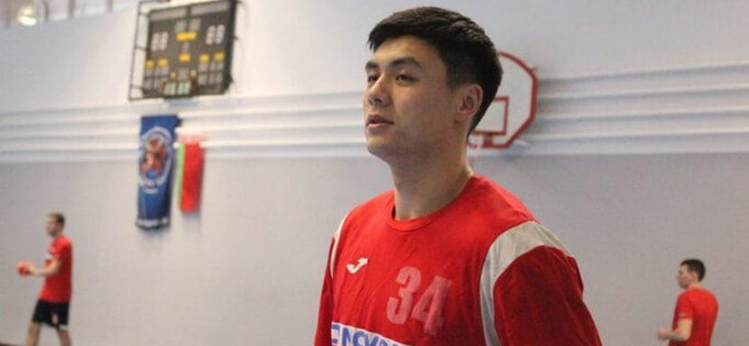 Беларусь. Линейный "Кронона" Ху Цзиньмин отправился в сборную Китая, разыгрывающая Альбина Романович продлила контракт с "Городничанкой"