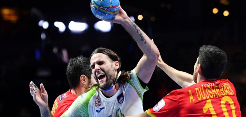 Балканы. Деан Бомбач: "Любой, кто имеет представление о спорте, понимает, как сейчас тяжело, особенно нам — гандболистам"