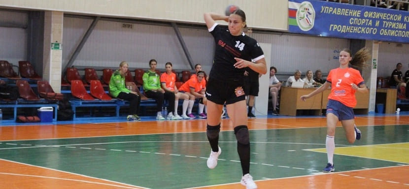 Состав чемпиона Беларуси БНТУ-БелАЗ могут пополнить вратарь Валентина Войтулевич и линейная Вероника Русилко