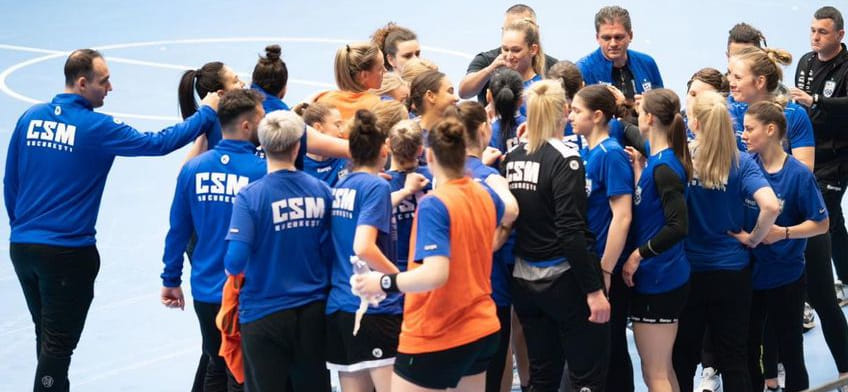 Руководство "Бухареста" предложило Адриану Василе вернуться на пост главного тренера после неожиданной отставки Хелле Томсен