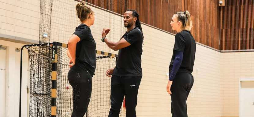 Франция. Экс-голкипер "Пари Сен-Жермен" Патрис Анноне вошёл в тренерский штаб "Пари-92"