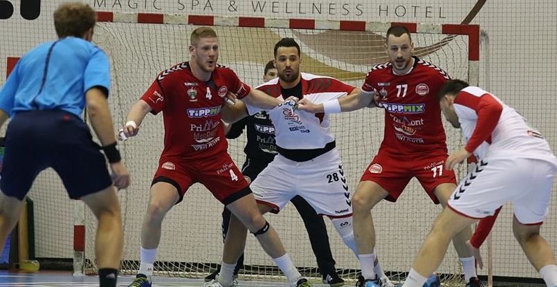 Венгрия. "Чурго" благодаря семи голам Олега Астрашапкина победил "Комло" и поднялся на четвертое место в турнирной таблице