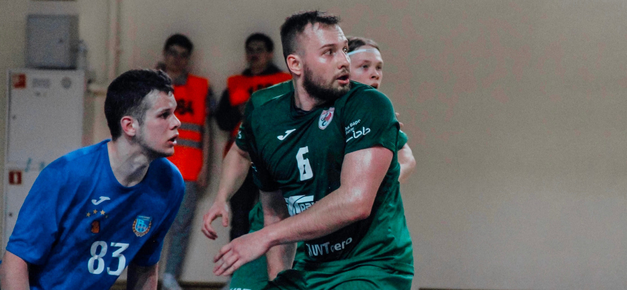 Высшая лига. Максим Конев: "Долго лечил спину и пока не готов на сто процентов. Но надо выходить на площадку, ведь ребятам нужна помощь"