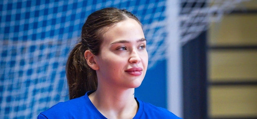 Александра Островская: "С опоры-то у меня сильный бросок — тушите свет!"