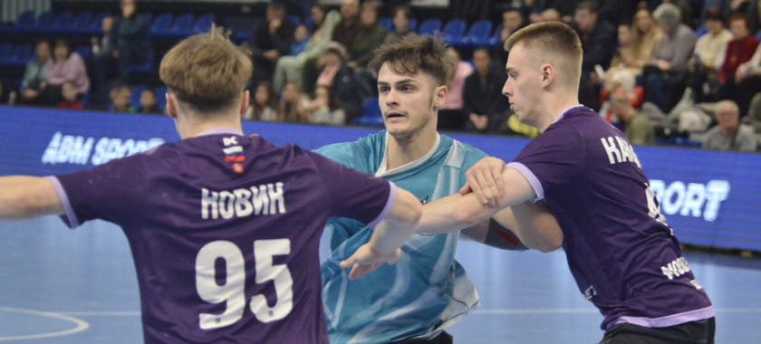 "Чеховские медведи" вынесли снежинских "рысей" в одну калитку. Но Демаков и Кунгуров достойны похвалы