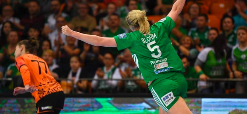 Венгрия. "Дьер" с более чем двукратным перевесом в счете обыграл "Будаерш". "Шиофок" оказался сильнее "Мошонмадьяровара"