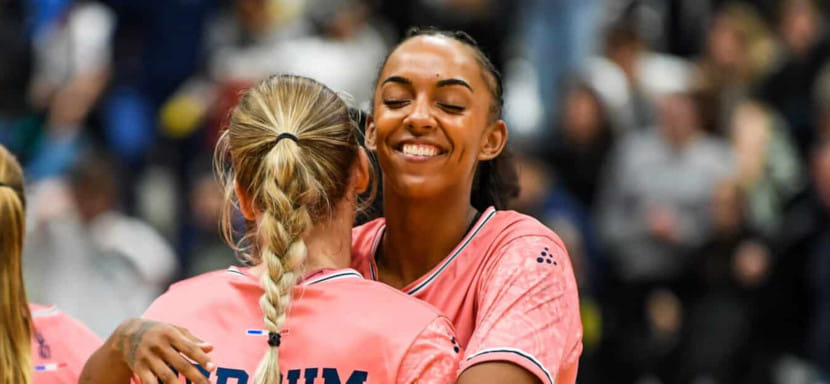 Франция. Правая полусредняя Мари-Элен Сажка, покидающая этим летом "Нант", продолжит карьеру в "Ницце". Срок контракта — 2 года