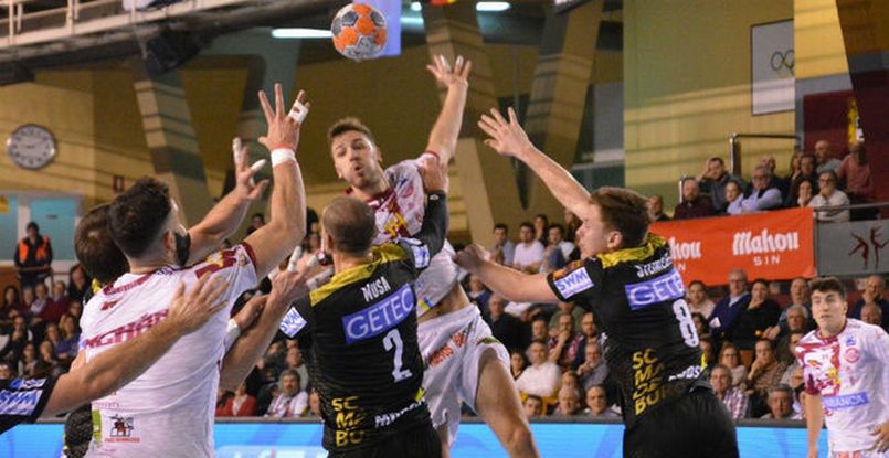 Испания. Полусредний "Адемара" Давид Фернандес может быть прооперирован на этой неделе из-за проблем с коленом