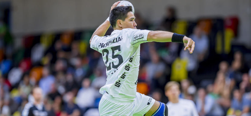 Германия. Тренер дубля "Киля" австралиец Беван Калверт переведен в основную команду в качестве игрока из-за травм правых крайних