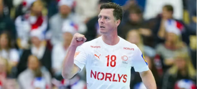 Golden League. Сборная Дании с разницей 3 мяча обыграла команду Норвегии. У Сандера Сагосена 6 голов и 11 голевых передач